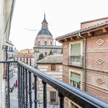 Apartamento Cava Baja Alquiler Temporal Madrid Exterior foto